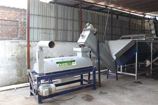 Automatic washing line with single Dryer